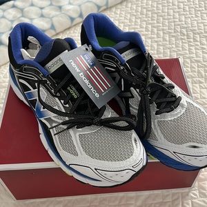 NWT Men's NEW BALANCE 860 M860MI6 Running Shoes